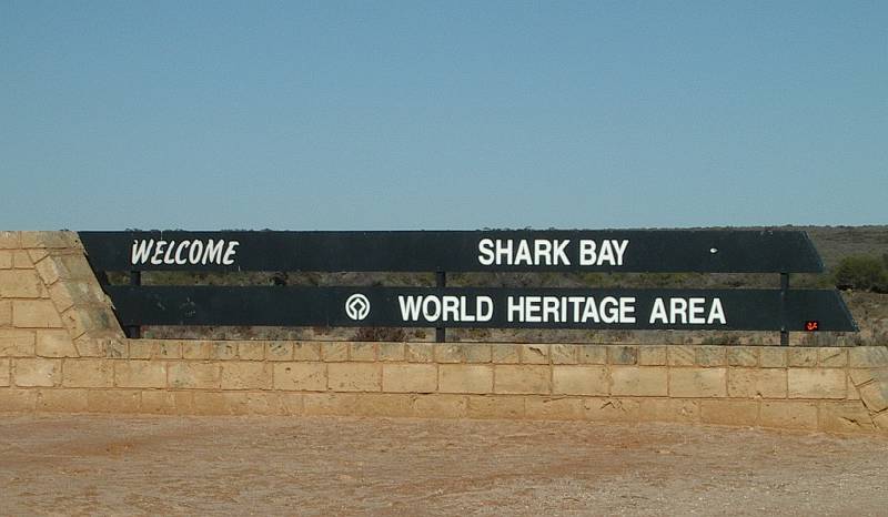 imgp4378.jpg - Shark Bay World Heritage Area sign