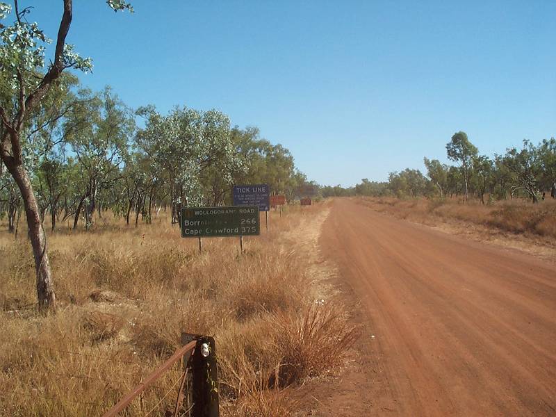 dcp_1210.jpg - Northern Territory border