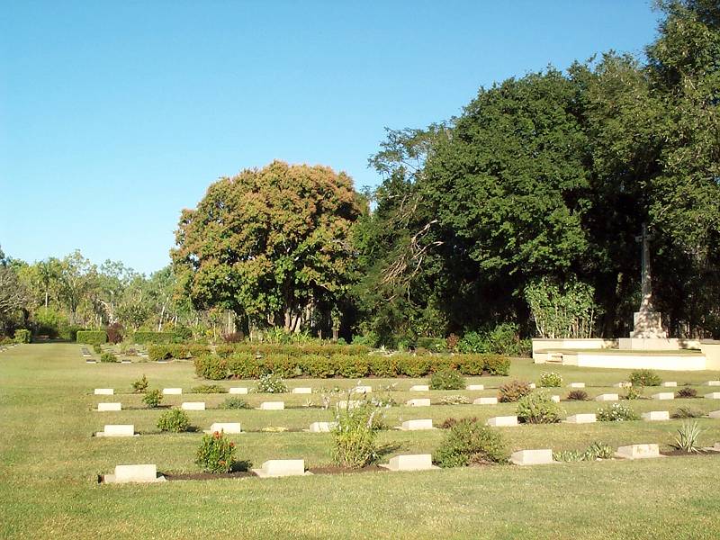 dcp_1289.jpg - Adelaide River WWII war cemetery